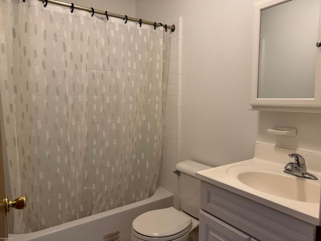 8755 Sterling Street, Center Line, MI 48015