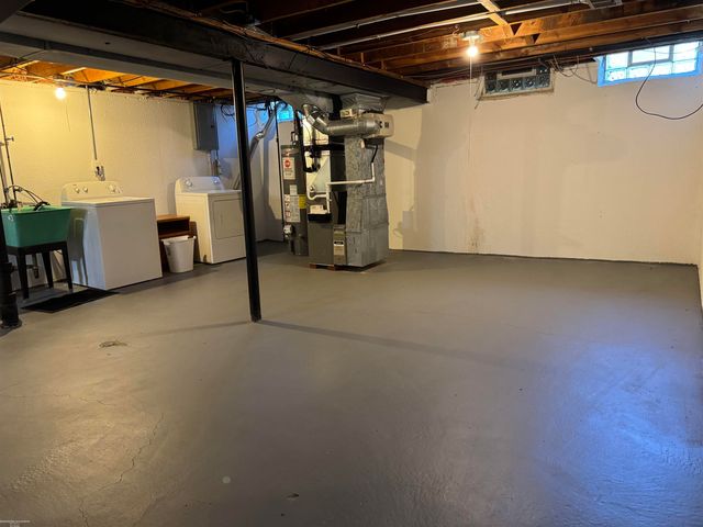 8755 Sterling Street, Center Line, MI 48015