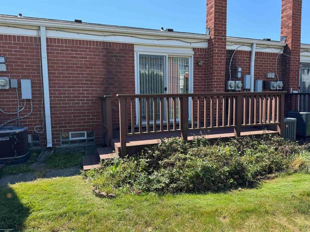 8755 Sterling Street, Center Line, MI 48015