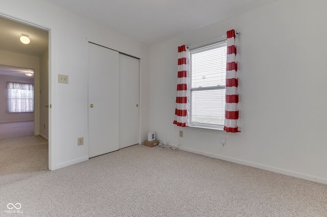 5712 Grassy Bank Drive, Indianapolis, IN 46237