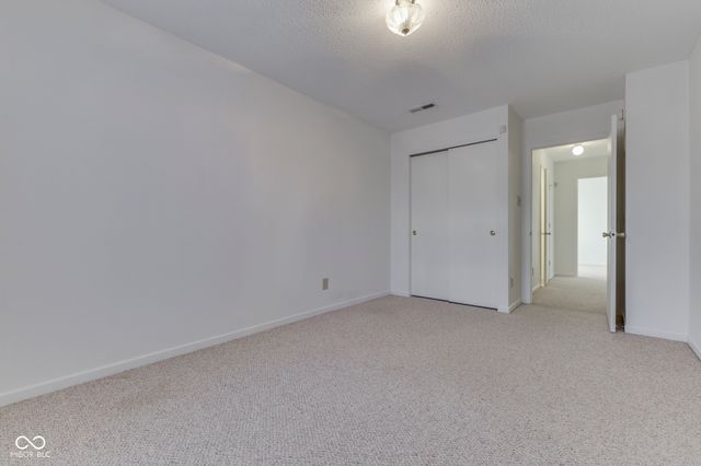 5712 Grassy Bank Drive, Indianapolis, IN 46237