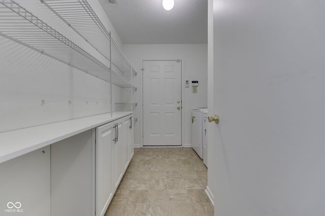 5712 Grassy Bank Drive, Indianapolis, IN 46237