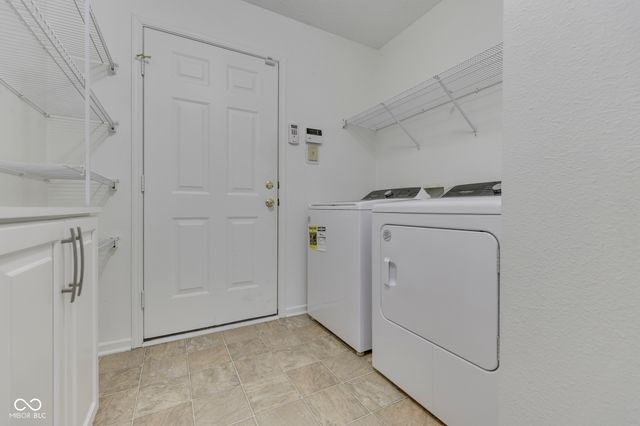 5712 Grassy Bank Drive, Indianapolis, IN 46237