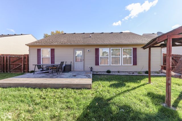 5712 Grassy Bank Drive, Indianapolis, IN 46237