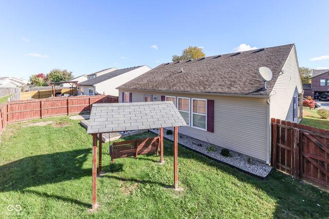 5712 Grassy Bank Drive, Indianapolis, IN 46237