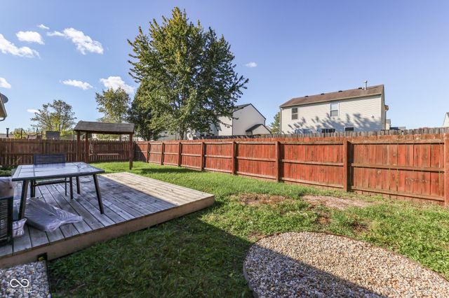 5712 Grassy Bank Drive, Indianapolis, IN 46237