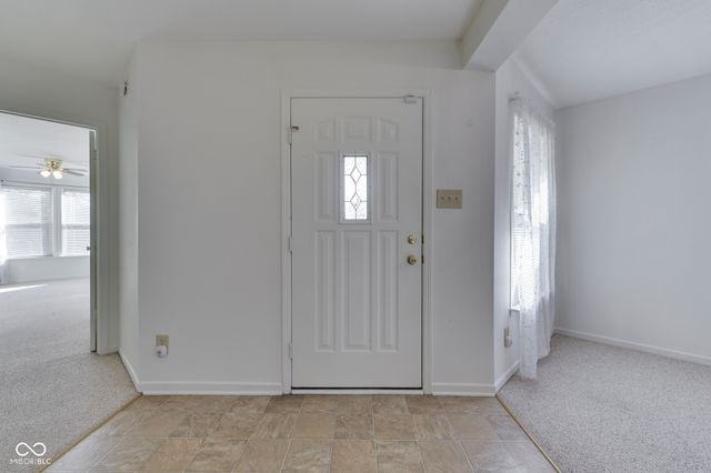 5712 Grassy Bank Drive, Indianapolis, IN 46237