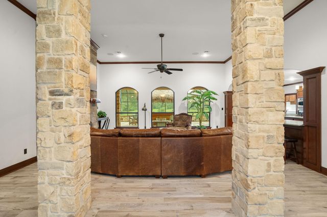 1114 Star Ridge Road, Weimar, TX 78962