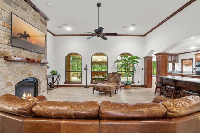 1114 Star Ridge Road, Weimar, TX 78962