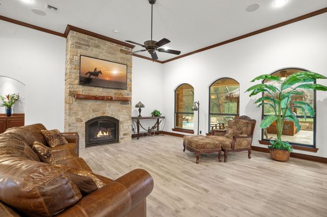 1114 Star Ridge Road, Weimar, TX 78962