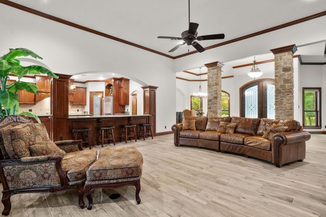 1114 Star Ridge Road, Weimar, TX 78962