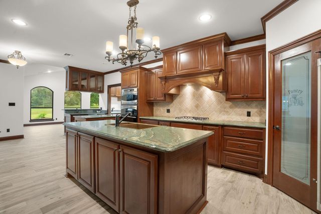 1114 Star Ridge Road, Weimar, TX 78962