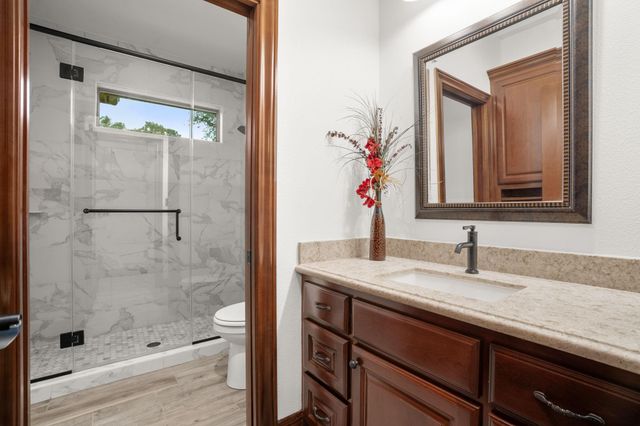 1114 Star Ridge Road, Weimar, TX 78962