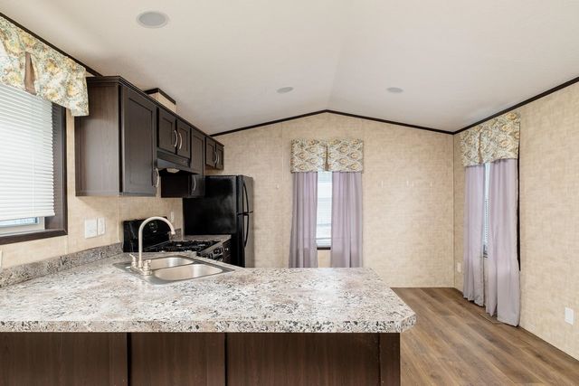 34 Pineland Park Road, Milton, NH 03851