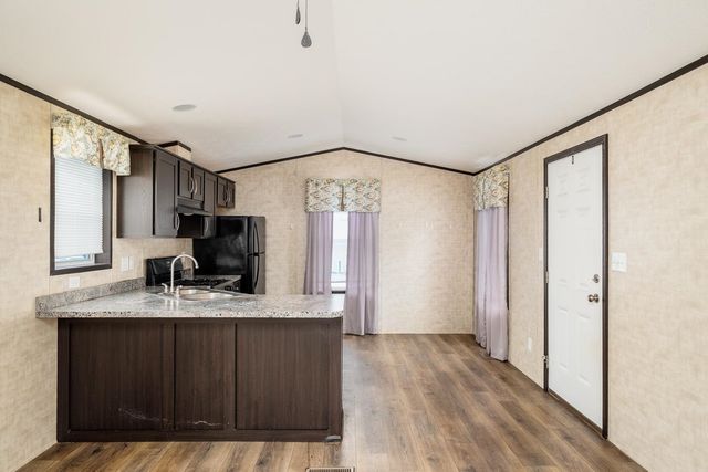 34 Pineland Park Road, Milton, NH 03851