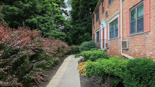 37 Sandra Circle 4, Westfield Town, NJ 07090