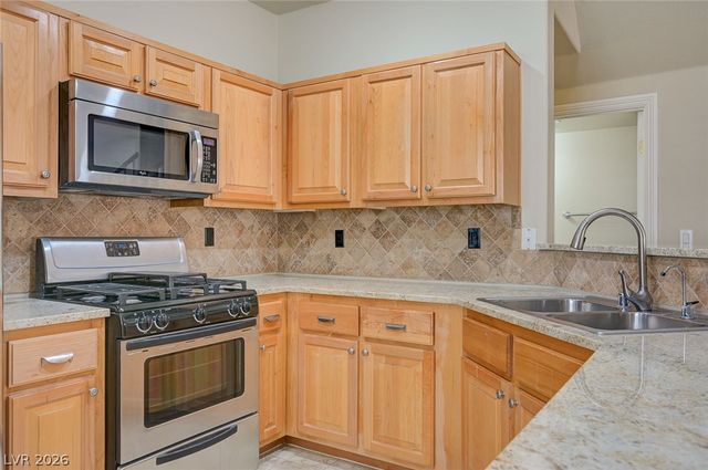 8744 Traveling Breeze Avenue 102, Las Vegas, NV 89178