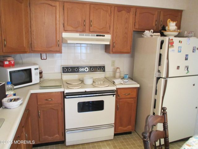 9A Ardsley Avenue 64, Whiting, NJ 08759