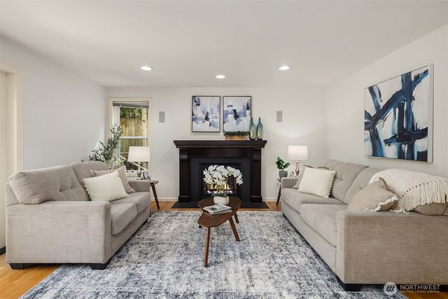 4718 191st Place NE, Sammamish, WA 98074
