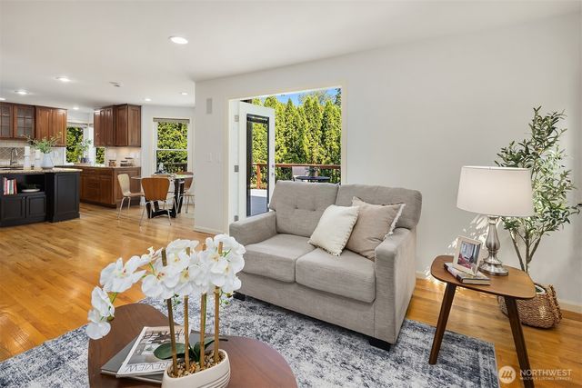 4718 191st Place NE, Sammamish, WA 98074