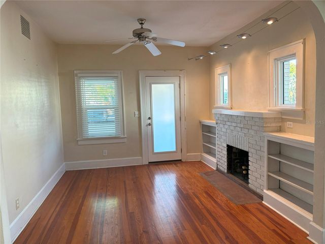 1118 23RD AVENUE N, St Petersburg, FL 33704