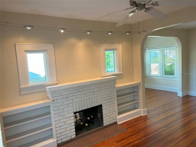 1118 23RD AVENUE N, St Petersburg, FL 33704