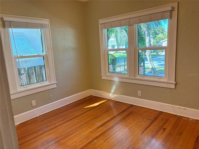 1118 23RD AVENUE N, St Petersburg, FL 33704