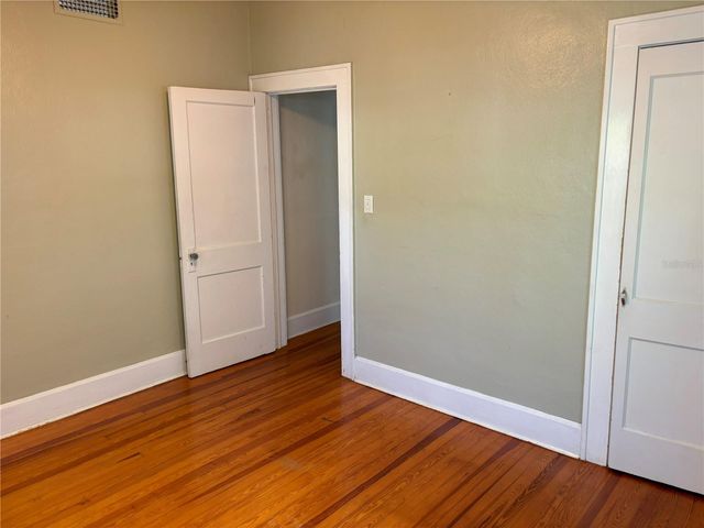 1118 23RD AVENUE N, St Petersburg, FL 33704