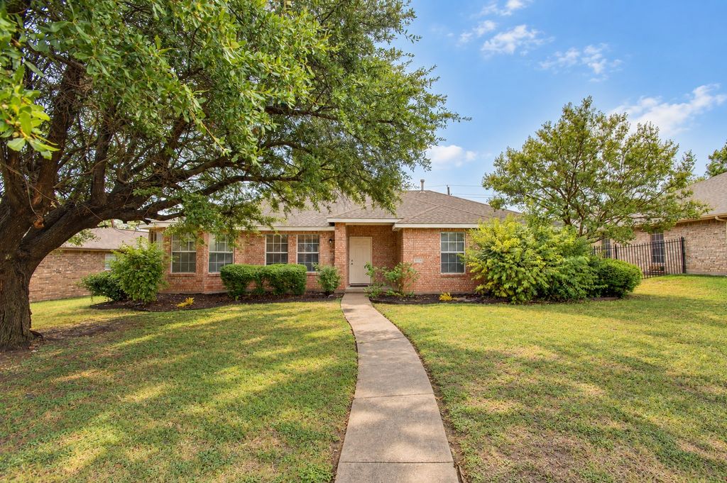 2040 Garden Crest Lane, Dallas, TX 75232 — photo 2