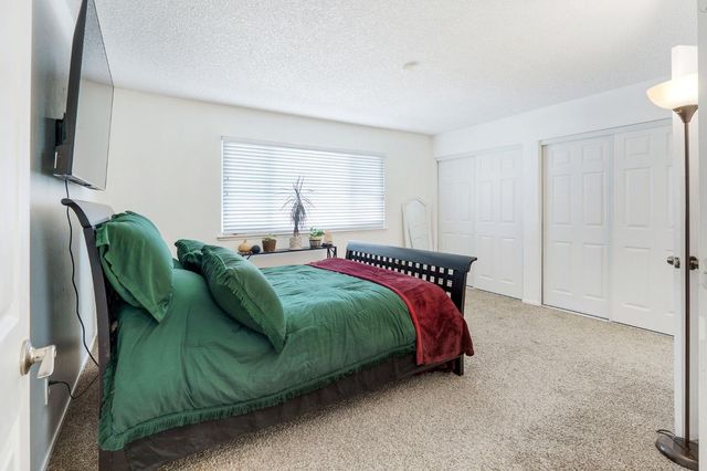7570 Burgoyne Ln, Sacramento, CA 95823