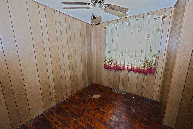31050 Curran Beach, Dowagiac, MI 49047