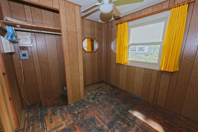 31050 Curran Beach, Dowagiac, MI 49047
