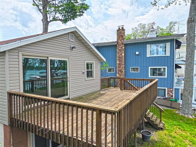 31050 Curran Beach, Dowagiac, MI 49047