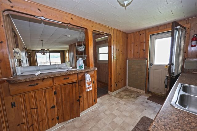 31050 Curran Beach, Dowagiac, MI 49047