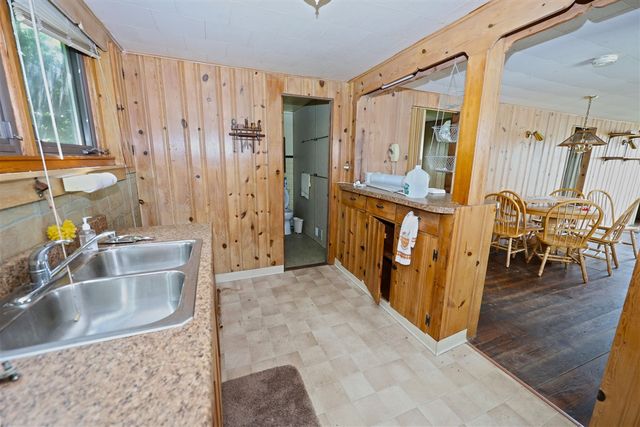 31050 Curran Beach, Dowagiac, MI 49047