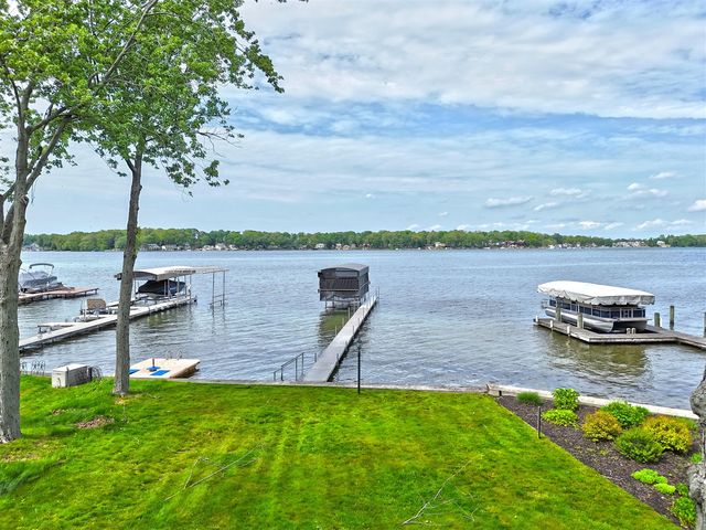 31050 Curran Beach, Dowagiac, MI 49047