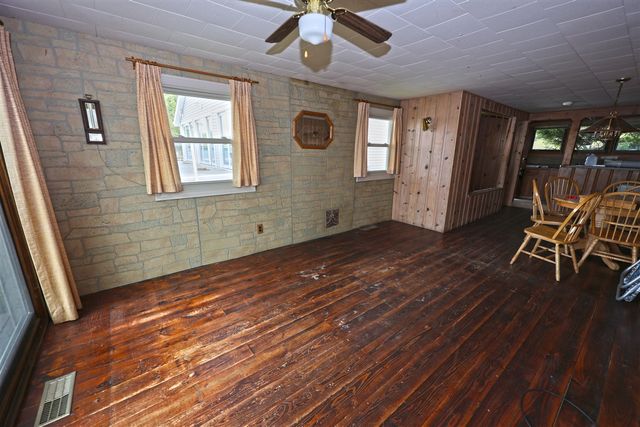 31050 Curran Beach, Dowagiac, MI 49047