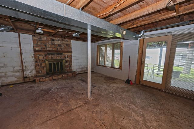 31050 Curran Beach, Dowagiac, MI 49047