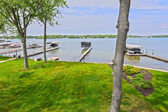 31050 Curran Beach, Dowagiac, MI 49047