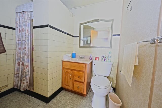 31050 Curran Beach, Dowagiac, MI 49047
