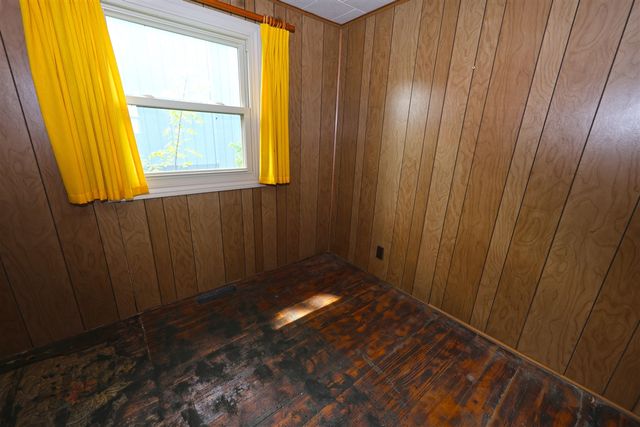 31050 Curran Beach, Dowagiac, MI 49047