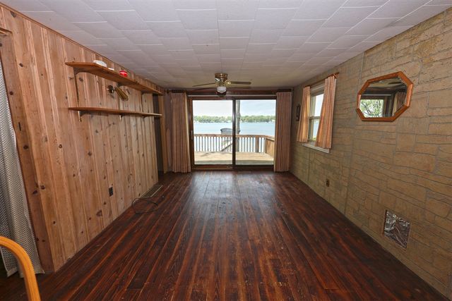 31050 Curran Beach, Dowagiac, MI 49047