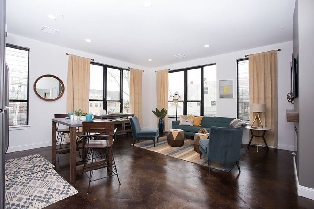 22 Mechanic 204, Quincy, MA 02169