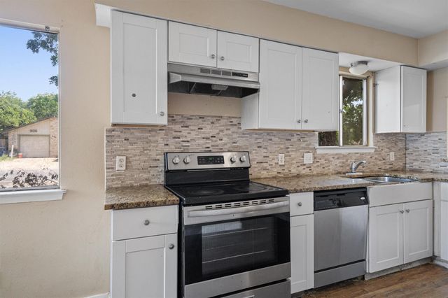 900 Fieldwood DR, Austin, TX 78758