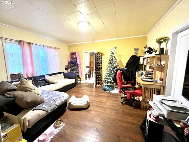 385 Se TOWNSHIP Rd, Canby, OR 97013