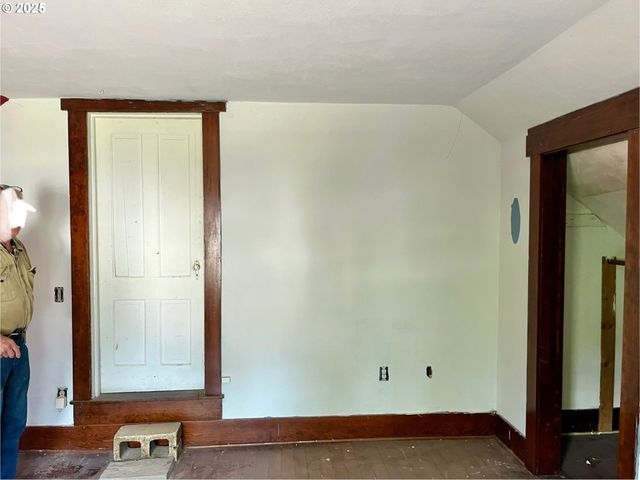 385 Se TOWNSHIP Rd, Canby, OR 97013