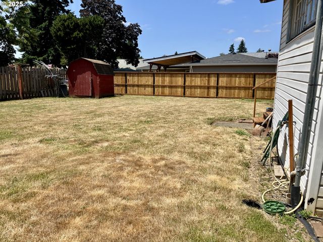 385 Se TOWNSHIP Rd, Canby, OR 97013