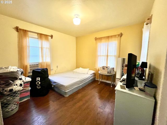 385 Se TOWNSHIP Rd, Canby, OR 97013