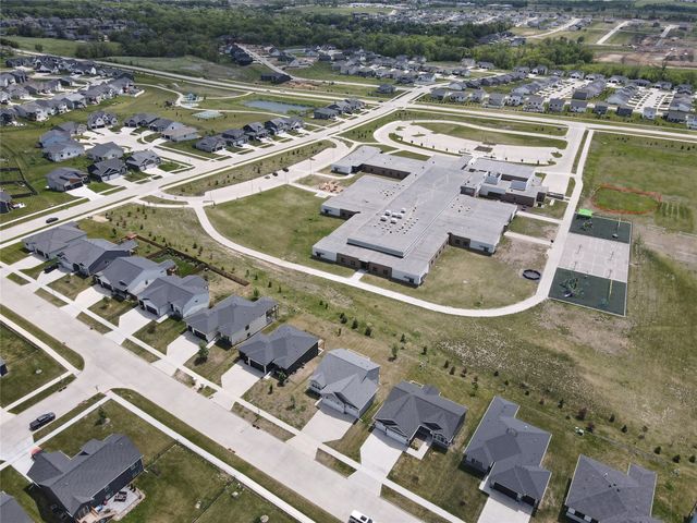 980 Daybreak Drive, Waukee, IA 50263