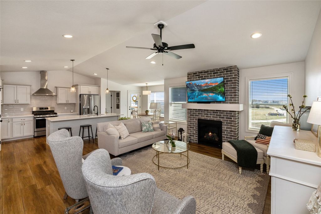 980 Daybreak Drive, Waukee, IA 50263